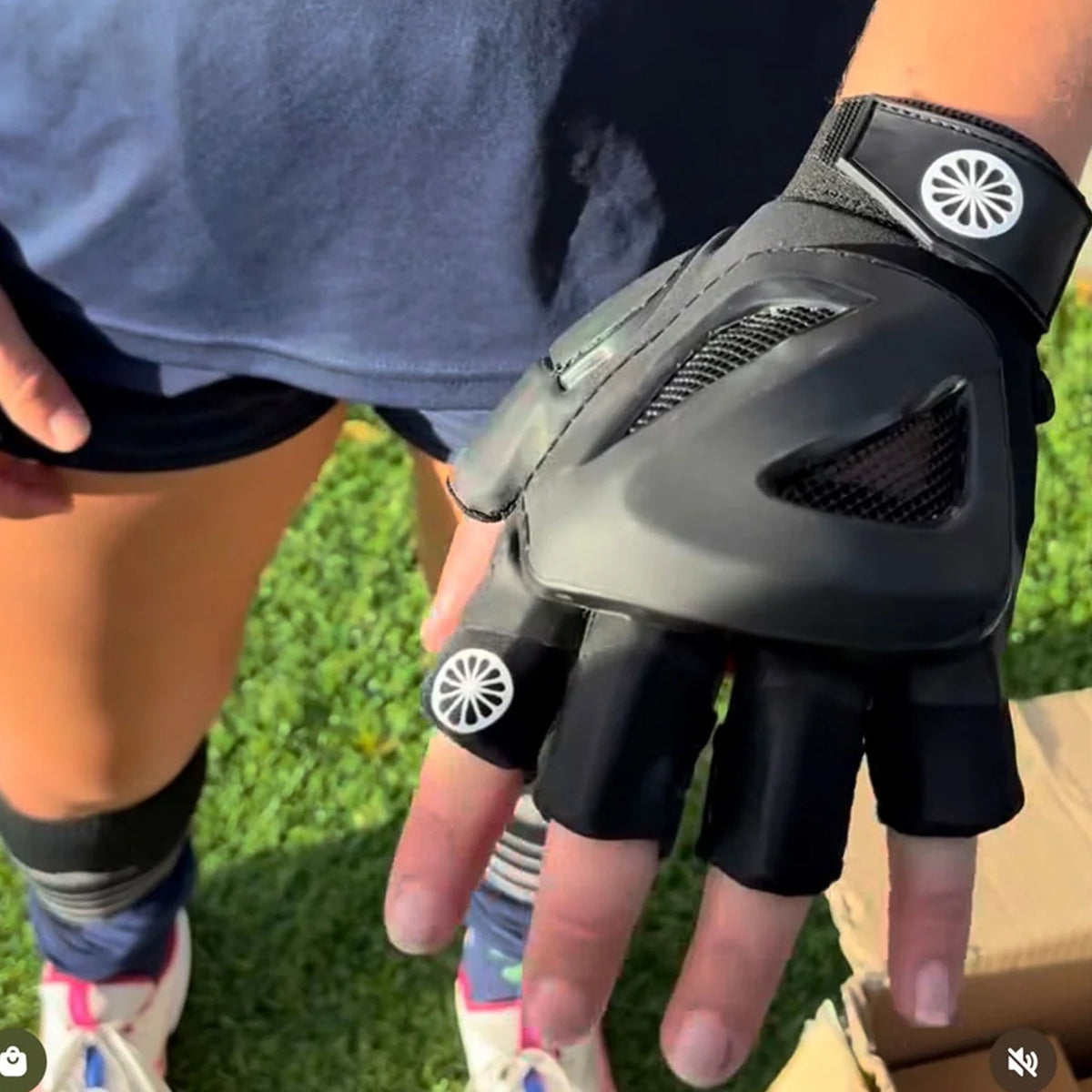 Guard 6.3 Half Shield Glove Left